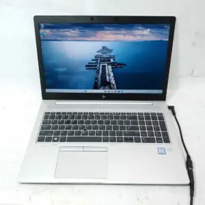 hp elitebook 850 g6 i7-8565u laptop computer power on
