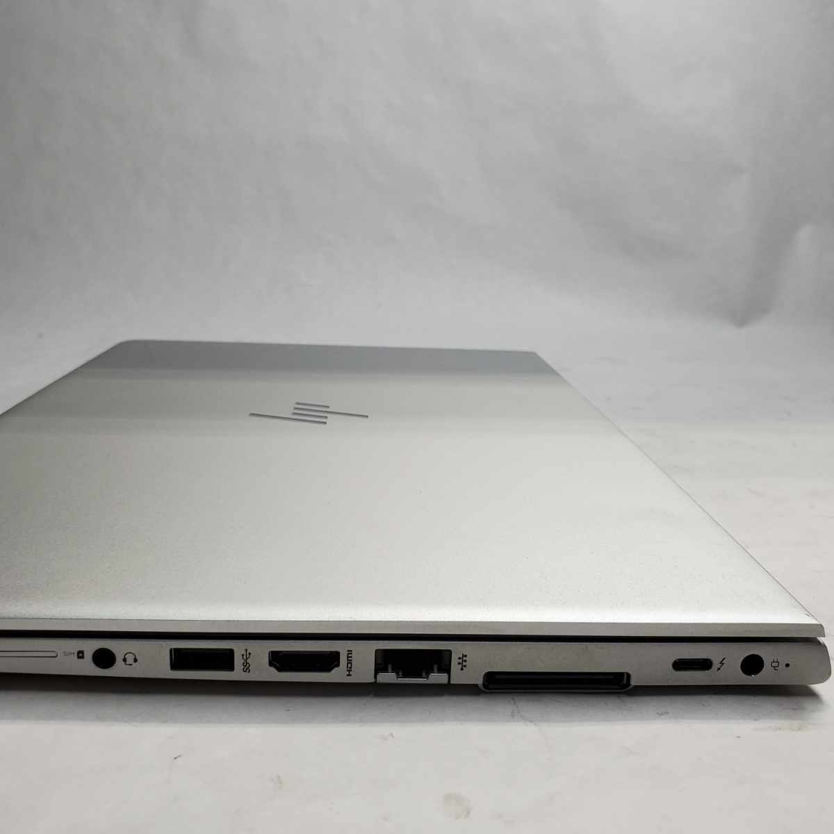 HP EliteBook 840 G5 right side showing USB, HDMI, Ethernet, and audio ports