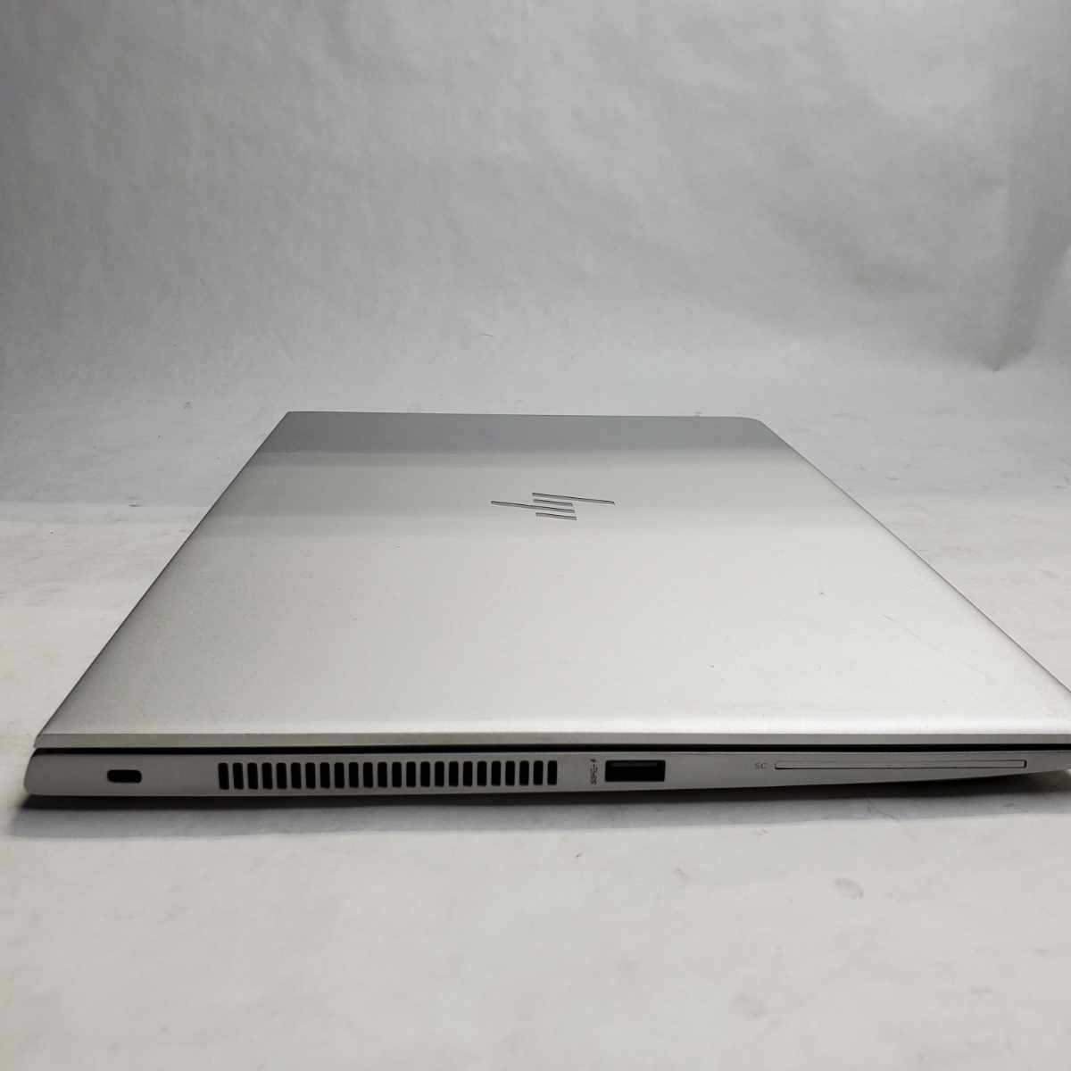 HP EliteBook 840 G5 left side showing cooling vent and smart card reader
