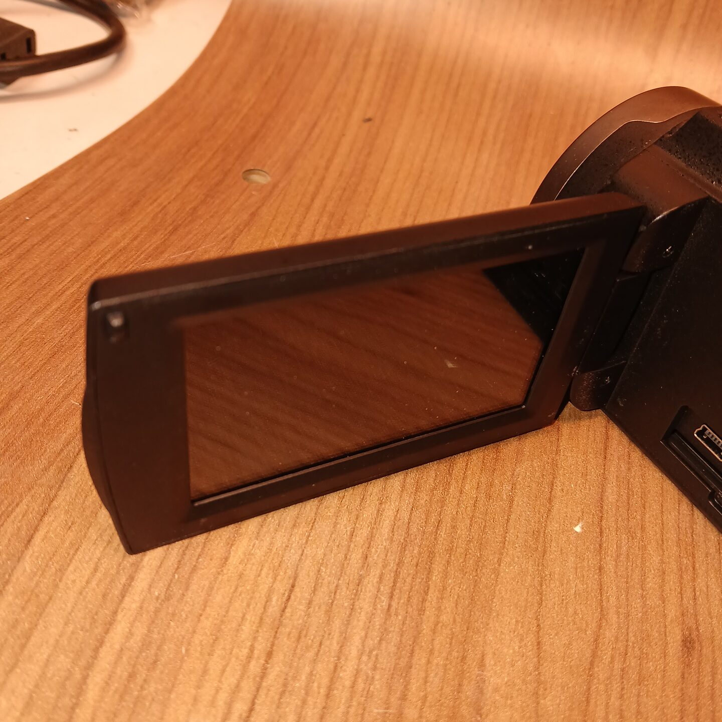 HDV-514K Plus camcorder flip-out LCD screen extended
