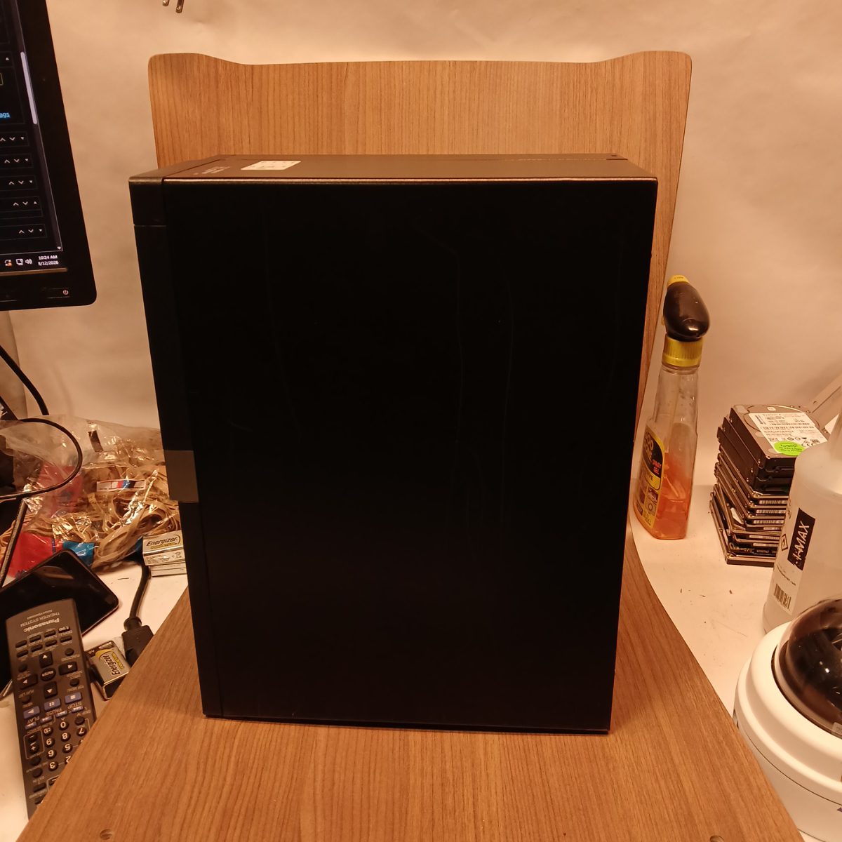 Dell OptiPlex 7070 tower desktop opposite side panel view