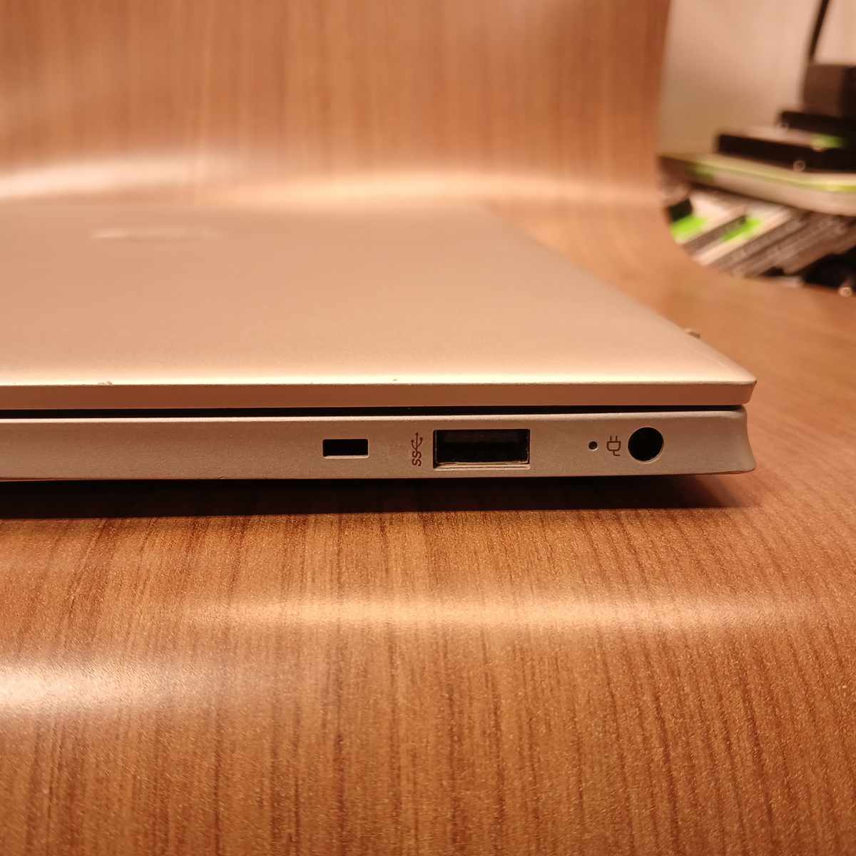 HP Pavilion 15-eg0xxx right side ports showing USB-A and power jack