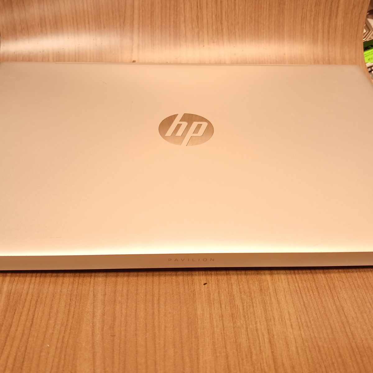 HP Pavilion 15-eg0xxx top lid view with HP logo