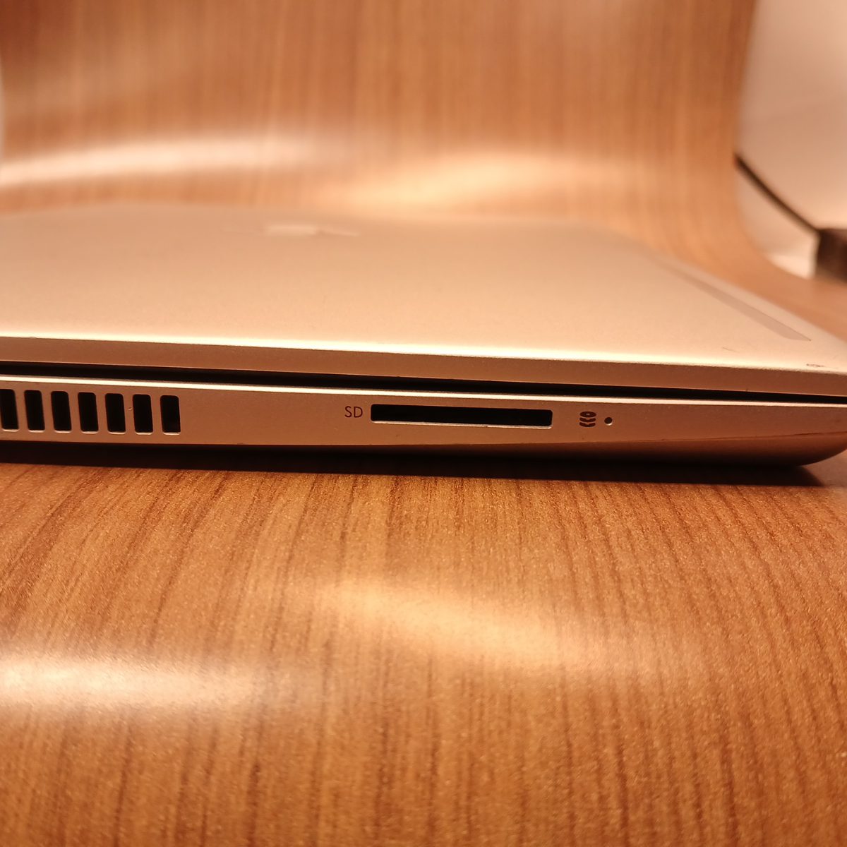 Right side of HP ProBook 440 G6 showing SD card reader