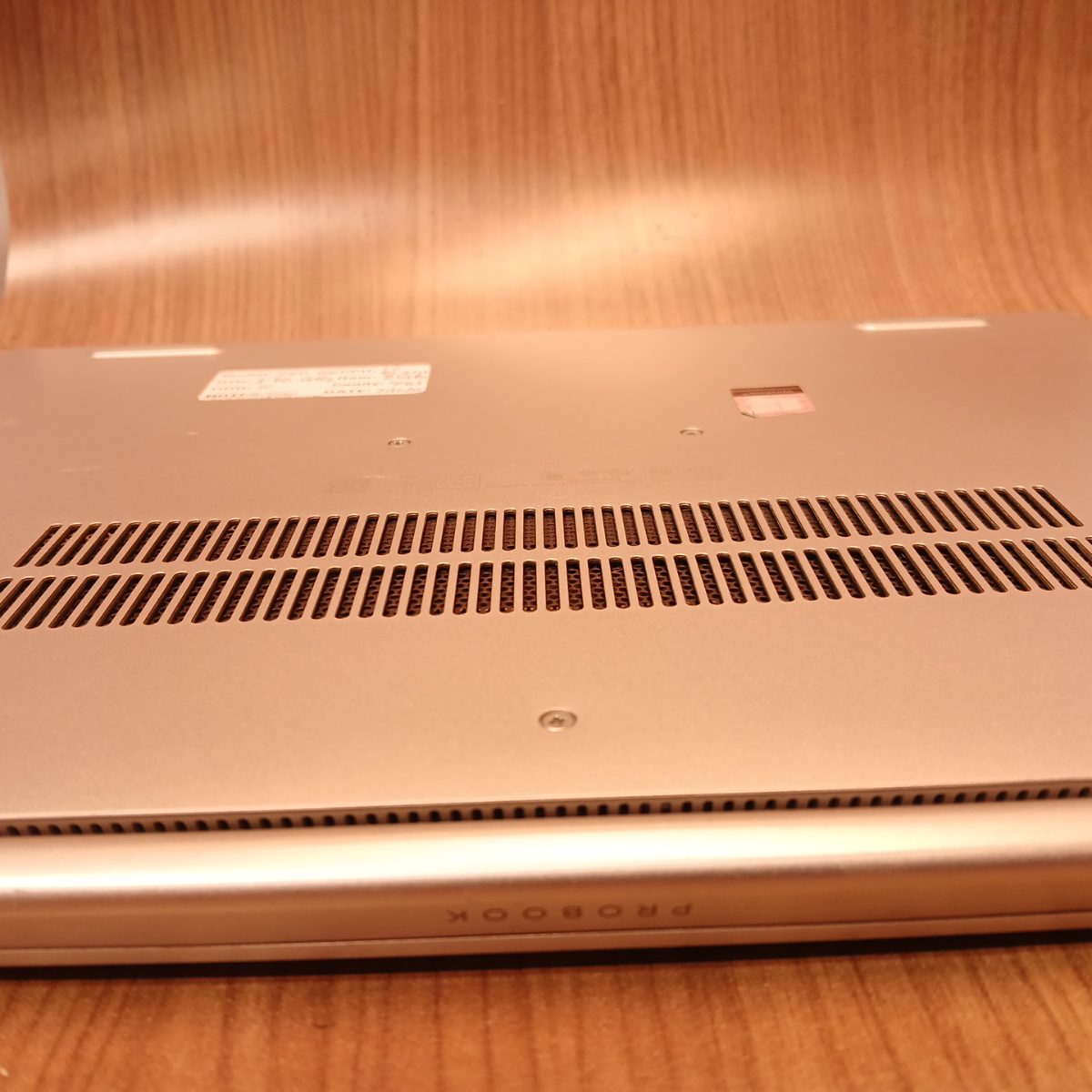 Bottom panel of HP ProBook 440 G6 showing venting and underside condition