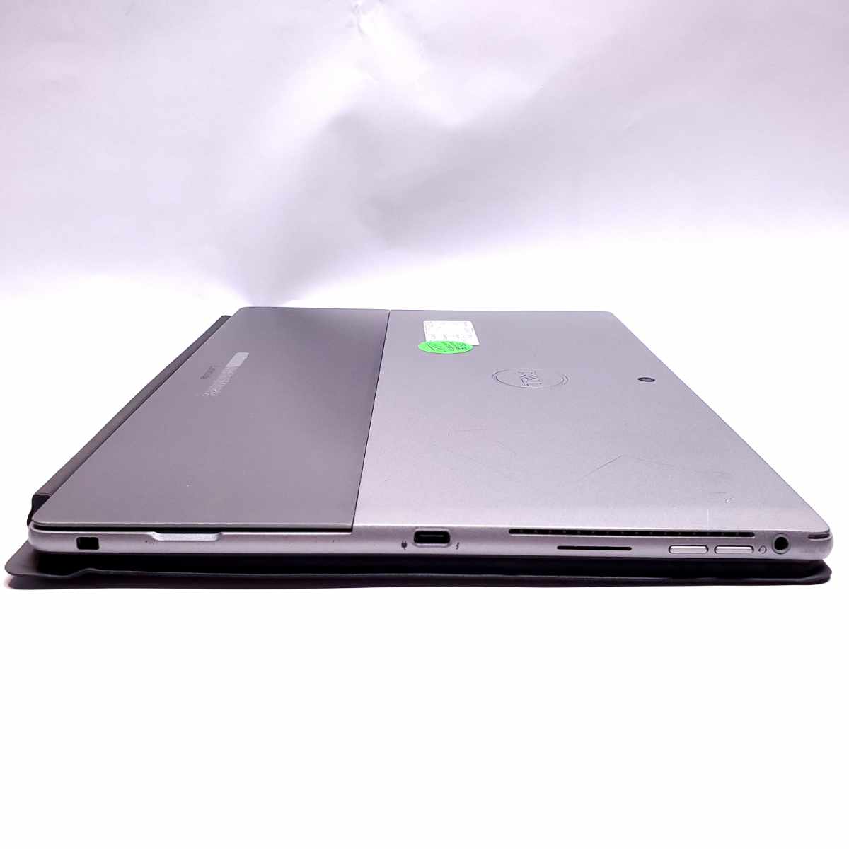 dell latitude 7320 detachable tablet/laptop left side